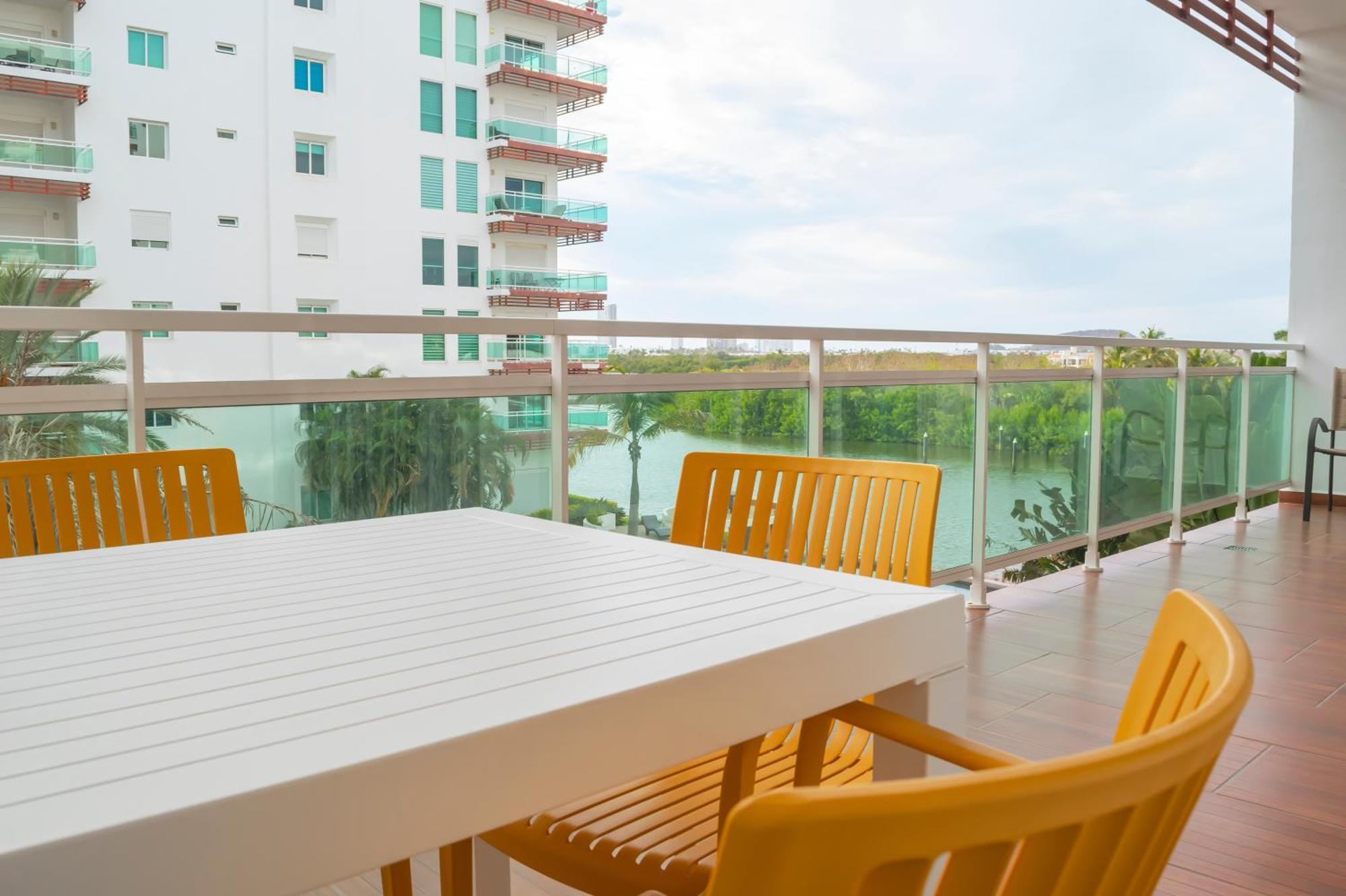 Condominio Con Una Bonita Vista Del Puerto Deportivo De G P S Rentas 마사틀란 외부 사진